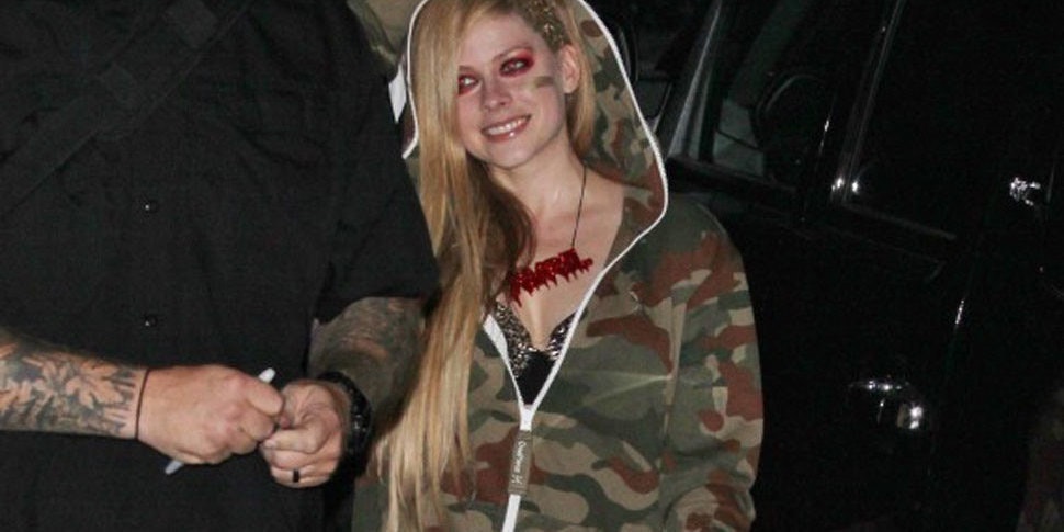 Onepiece Blog | Check our latest news: Avril Lavigne in Camo Onepiece