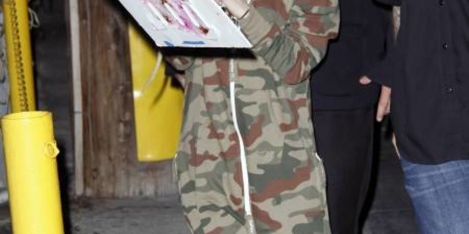 Onepiece Blog Check Our Latest News Avril Lavigne In Camo Onepiece