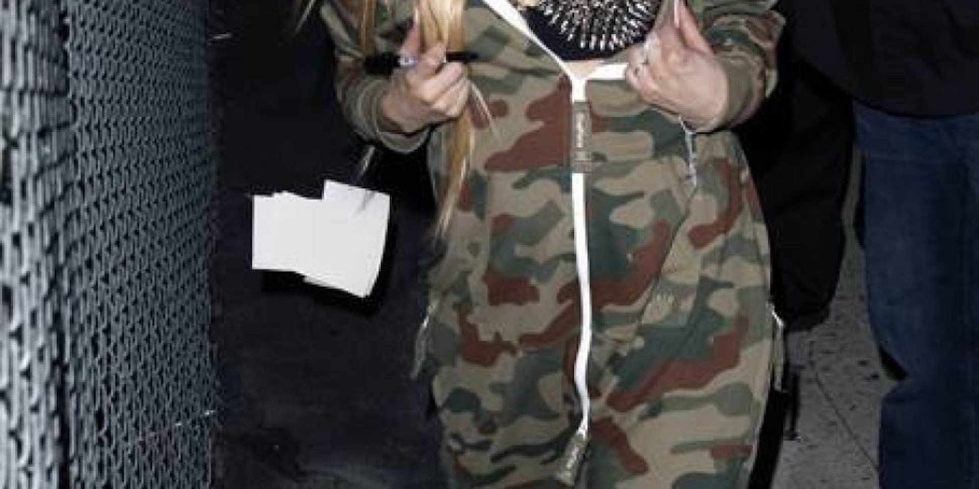 Onepiece Blog Check Our Latest News Avril Lavigne In Camo Onepiece